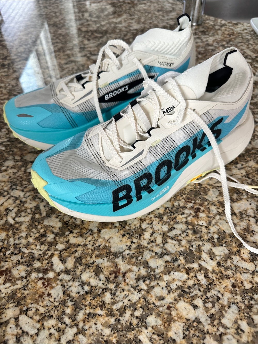 Brooks Unisex Cascadia Elite - Picture 2 of 8